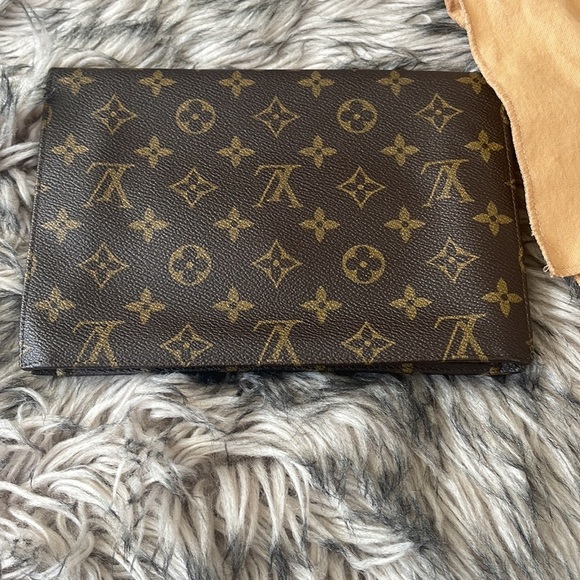 Authentic Louis Vuitton clutch - Picture 4 of 9